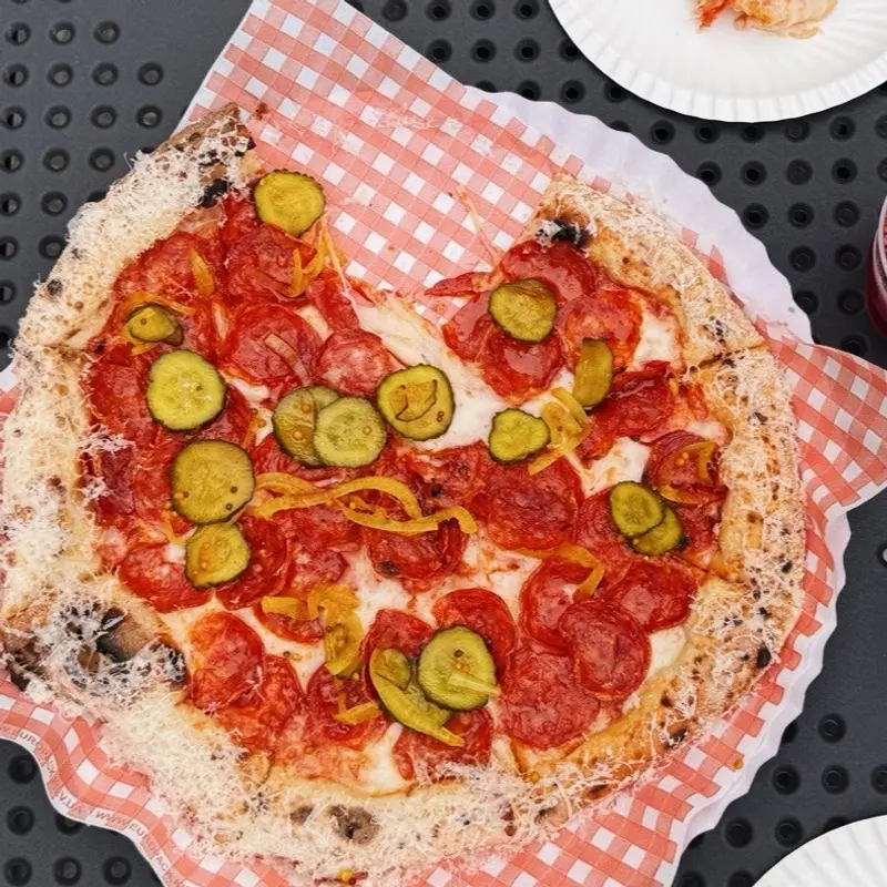 Піца пеппероні від DNK Pizza